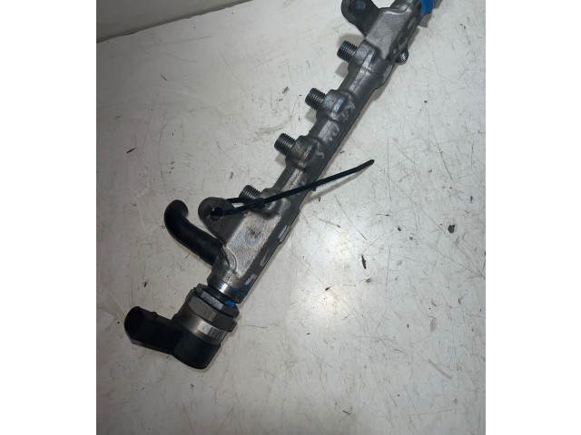 Vstřikovací lišta 03L130089P Volkswagen Caddy