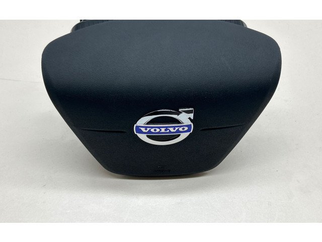 Подушка безопасности водителя 34116424A, P31389510 Volvo V70