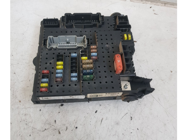 Блок предохранителей 12217799, 8676391 Volvo V70