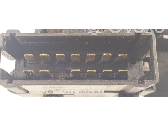 Ручка стеклоочистителей 8200792587   Dacia Sandero