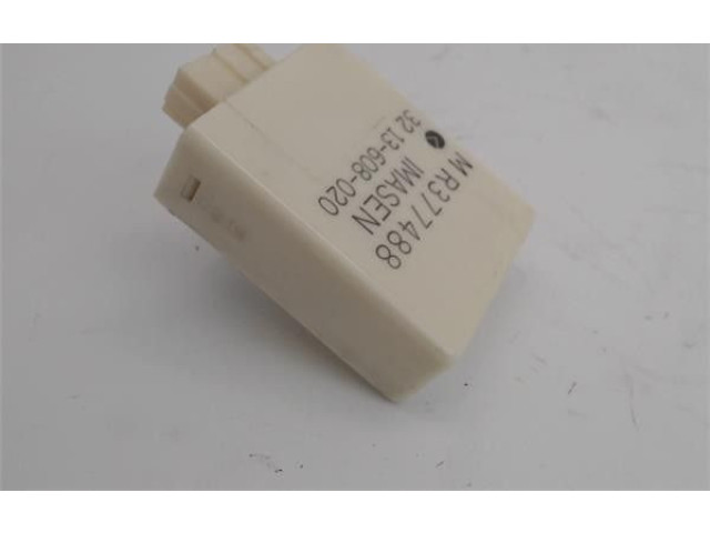 Блок управления MR377488 Mitsubishi Montero