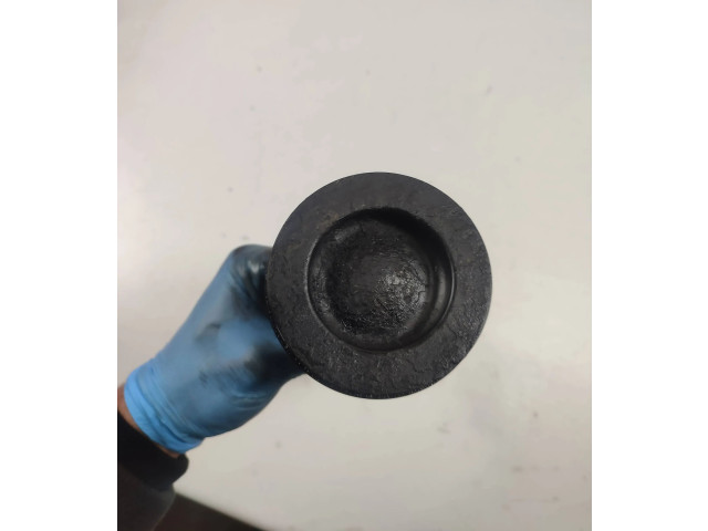  Поршень с шатуном  038J  Volkswagen PASSAT B6  