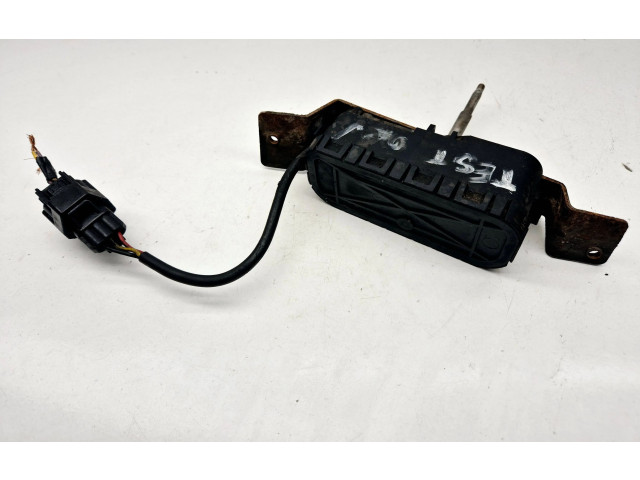 Моторчик стеклоочистителя 8620960, 0390206218    Volvo V70