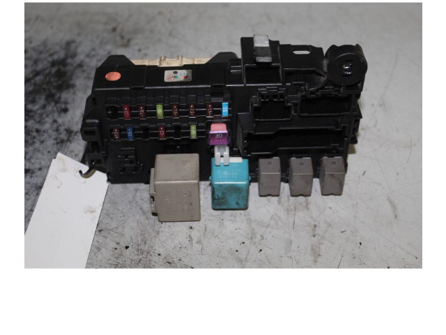 Блок предохранителей Daihatsu Sirion