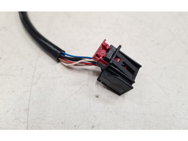 Зеркало электрическое правое Volkswagen Golf Plus 2005-2013 года