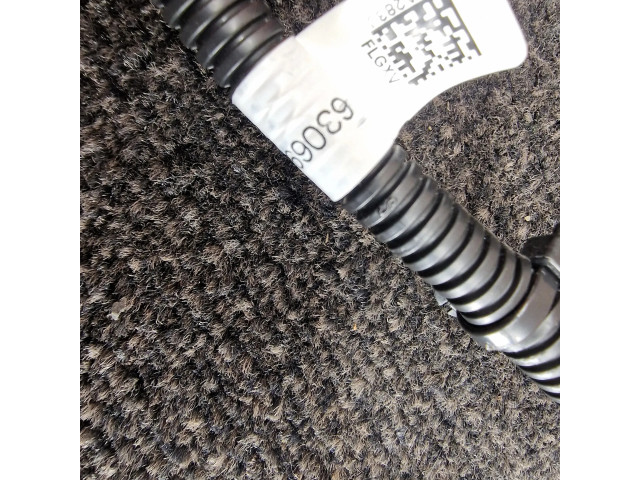 Подушка безопасности в сиденье 630692301F Tesla Model S