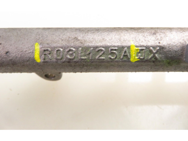 Топливная рампа 03L906054A, 03L089H Volkswagen Golf VI для двигателя CAYC