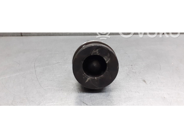 Поршень с шатуном Renault Kangoo I