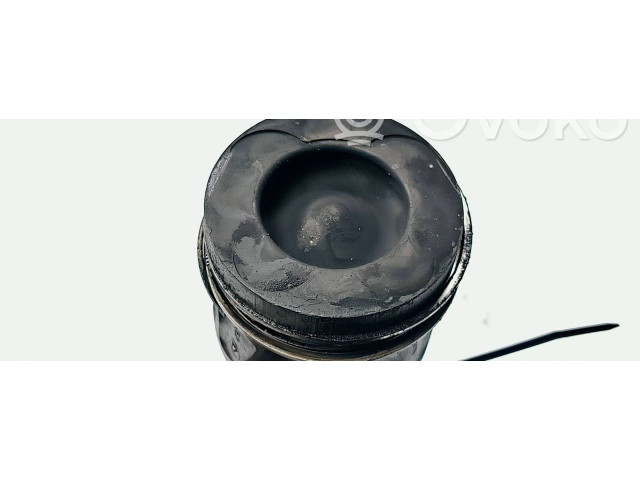 Поршень Mitsubishi Montero