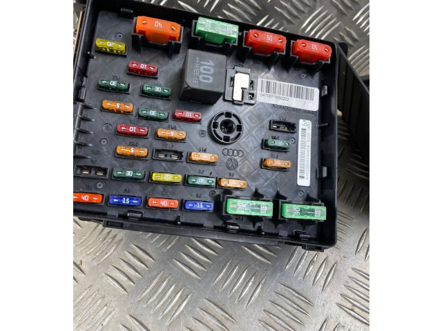 Pojistková skříňka 3C0971249 Volkswagen PASSAT 2010