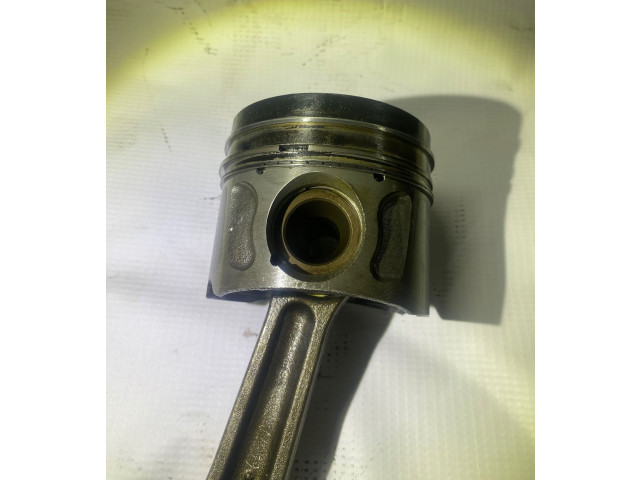 Поршень с шатуном H268X Land Rover Range Rover Sport L494