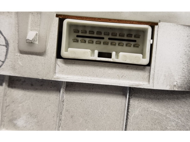 Панель приборов 7MBH1CB   Mazda 323 F       