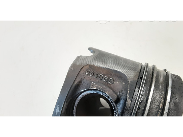 Píst 0840BB BMW 1 E81 E87 pro naftový motor 1.8