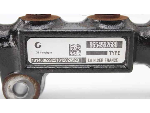 Топливная рампа 9654592680, 9658227880   Citroen C3  