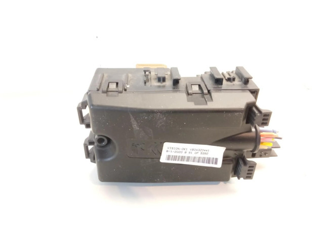 Блок предохранителей 9812661980, A006C801 Peugeot Partner