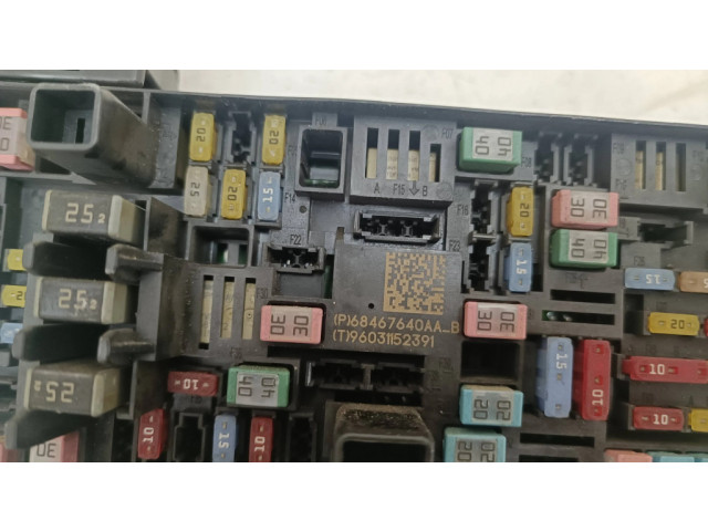 Pojistková skříňka P68467640AA, 96031152391 Dodge PickUp RAM SRT-10 2021