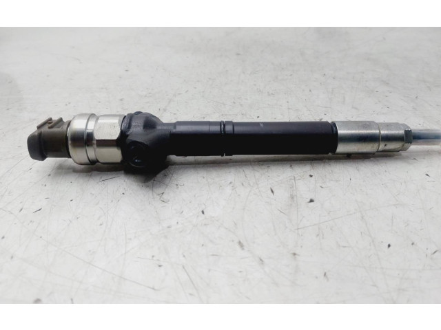 Vstřikovač 236700R190 Toyota Avensis T250