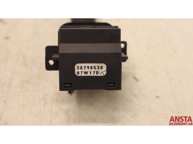 Ручка стеклоочистителей    Volvo V70