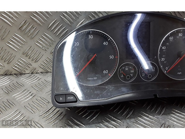 Панель приборов v0004000 Volkswagen Golf Plus