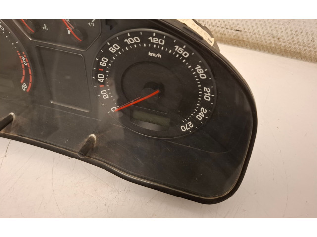 Панель приборов 3U0920811, 3U0920811E Skoda Superb B5 (3U)