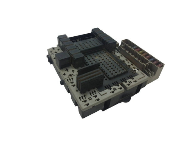Блок предохранителей 8645411, 8645410   Volvo S80