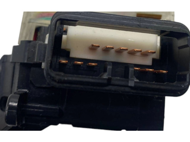 Ручка стеклоочистителей 17B122 Mazda Premacy