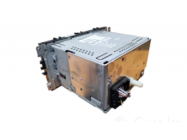 Радио/ проигрыватель CD/DVD / навигация