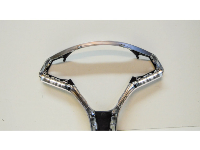 Отделка вокруг крышки топливного бака