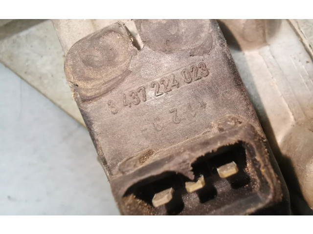 Топливная рампа 0438121011, 026133353 Audi 80 90 B3