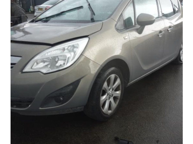 Панель приборов    Opel Meriva B       
