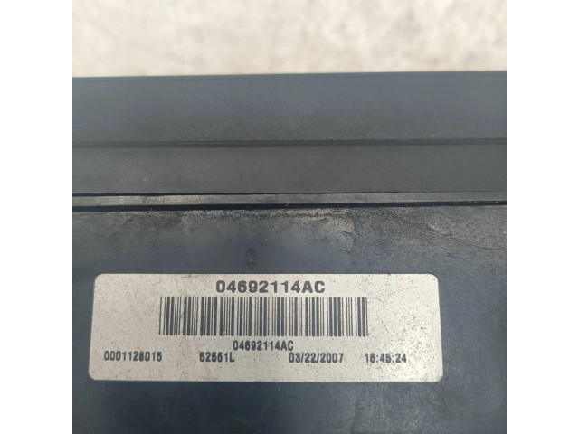 Блок предохранителей 04692114AC Jeep Grand Cherokee (WK)