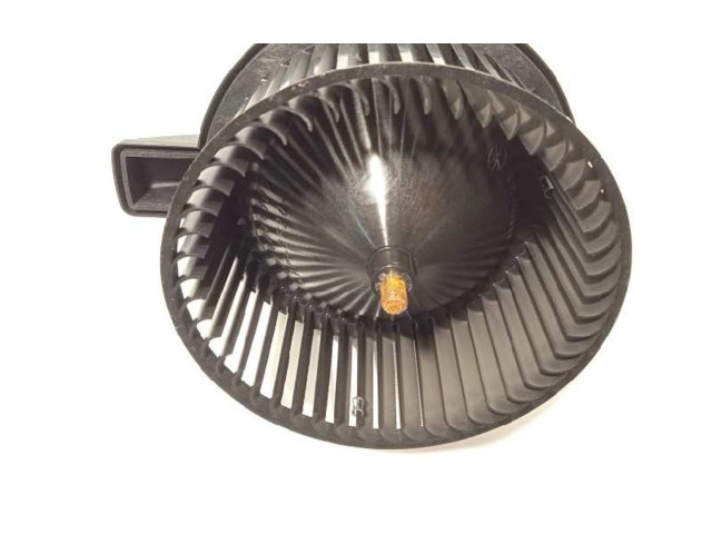 Вентилятор печки    4M1820021B   Audi Q5 SQ5