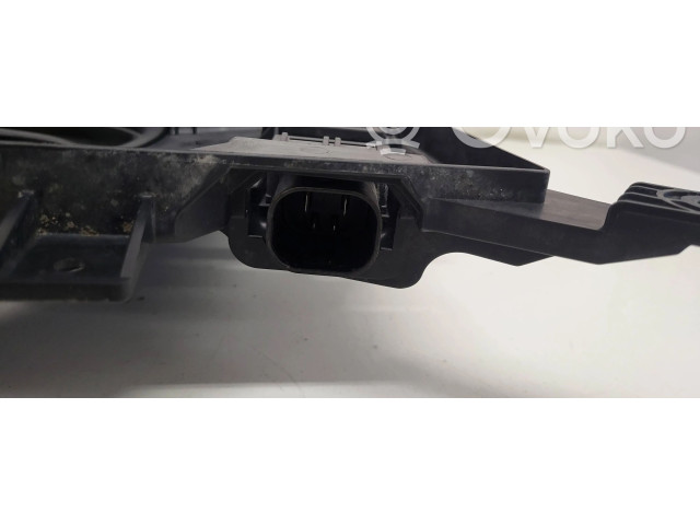 Диффузор 30749760, 0130706861 Volvo XC70 2005 - 2007 года