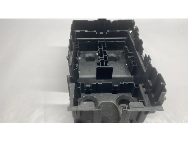 Pojistková skříňka 68239267 Chrysler Pacifica 2017