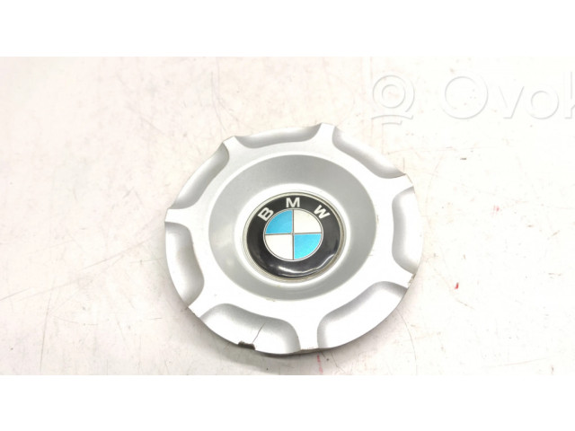 Заводская крышка (крышки) от центрального отверстия колеса