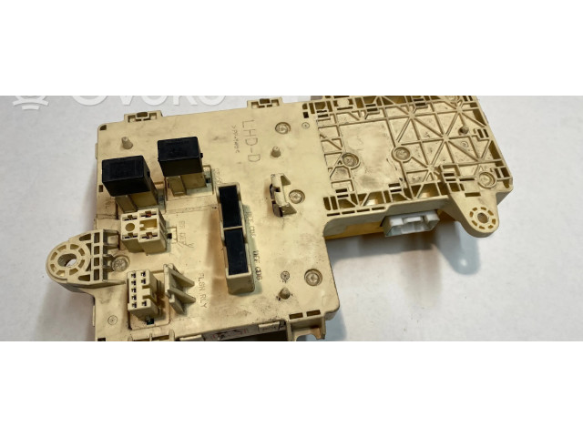 Блок предохранителей 8922153100 Lexus IS 200-300