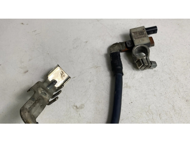 Минусовый провод (аккумулятора)