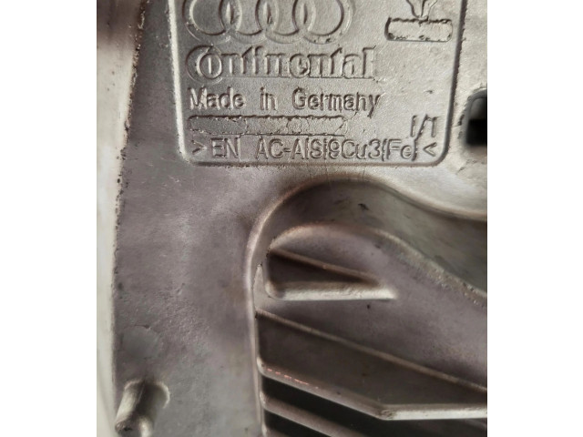 Дисплей       Audi e-tron