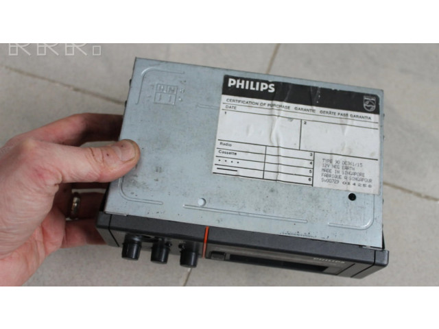 Радио/ проигрыватель CD/DVD / навигация