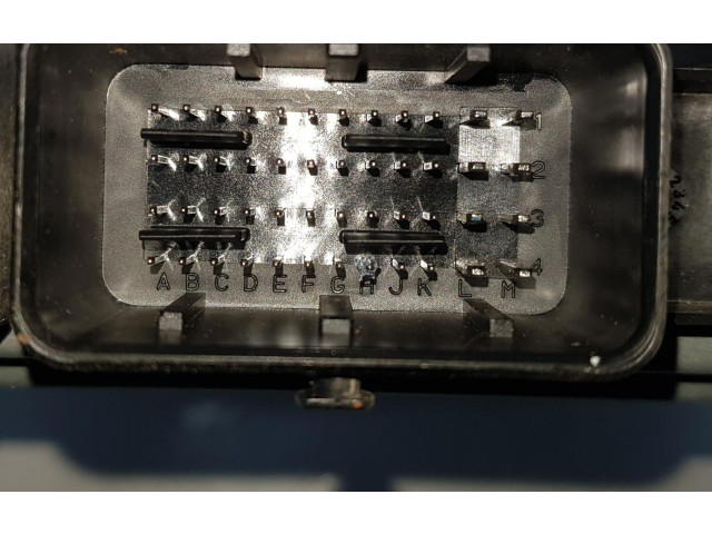 Блок управления двигателя 8201117953 Dacia Sandero