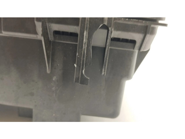 Pojistková skříňka 63565509 Chrysler Pacifica 2018