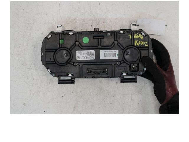 Панель приборов    Dacia Duster II       