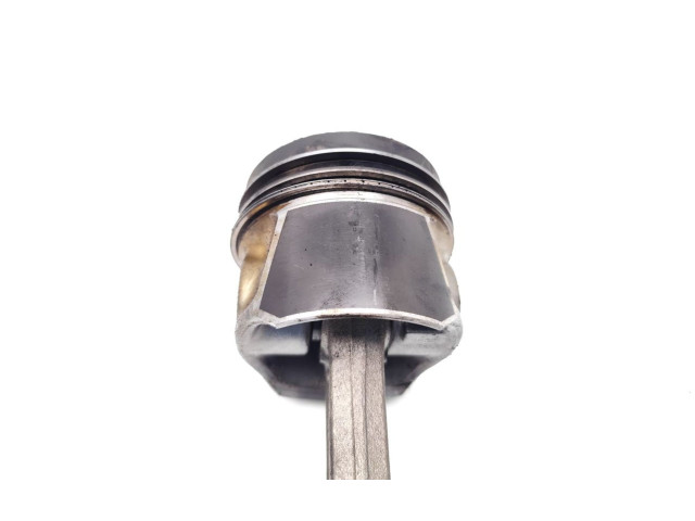 Поршень с шатуном CLHA CLHA Skoda Octavia Mk3 (5E)