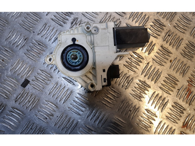 Передний двигатель механизма для подъема окон