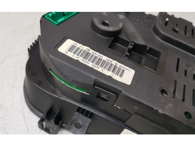 Панель приборов 1J5920825C Volkswagen Bora