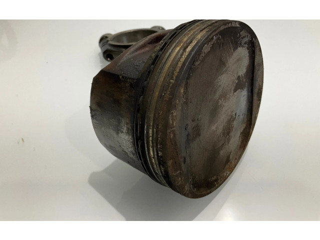 Píst Mercedes-Benz E W211