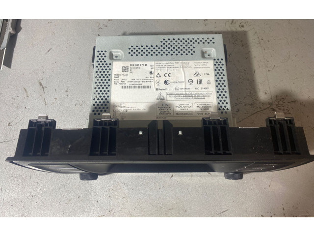 Радио/ проигрыватель CD/DVD / навигация 6V0035871D, 7N2X0136    Skoda Fabia Mk3 (NJ)