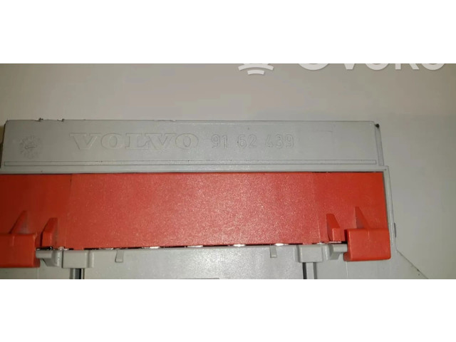 Блок предохранителей 9162439   Volvo XC90    