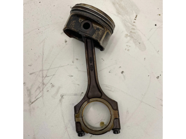 Píst 10bb14 Hyundai i30 pro benzínový motor 1.4