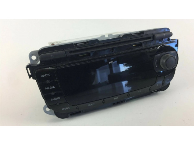 Радио/ проигрыватель CD/DVD / навигация